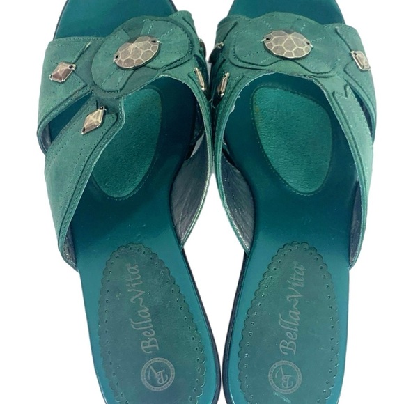 Bella Vita Green Sandals with Open Toe and Crystal Embellishments - Picture 5 of 10